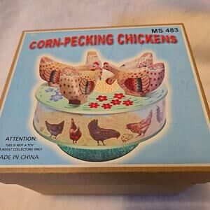 Tin Toy ~Corn-Pecking Chickens Wind Up